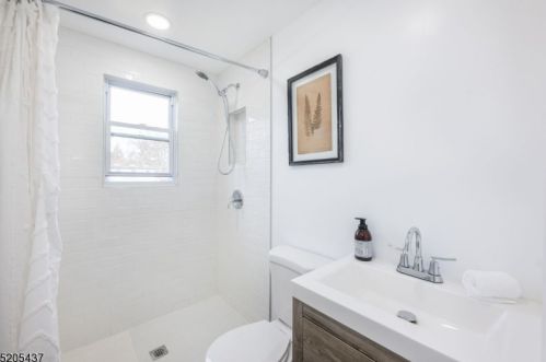 40 Oak St, Lincoln Park NJ  07035-2434 exterior