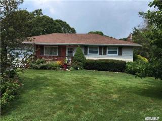 349 Twinbark Ave, Holbrook, NY 11741-5717