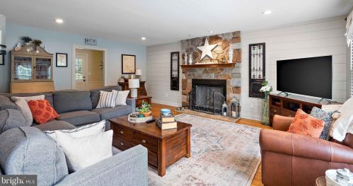 106 Longfields Way, Downingtown PA  19335-4486 exterior