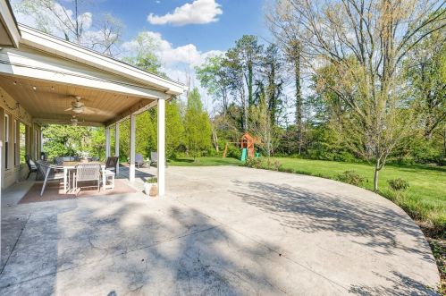 3260 Galbraith Rd, Cincinnati OH 45239-3903 exterior