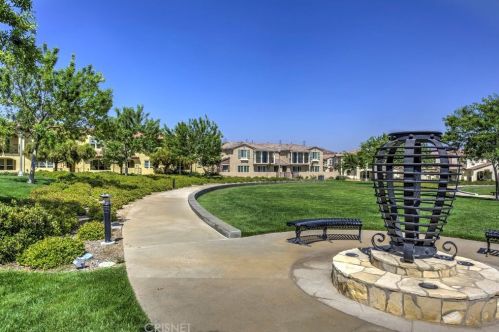 28474 Camino Del Arte Dr, Santa Clarita CA  91354-3094 exterior