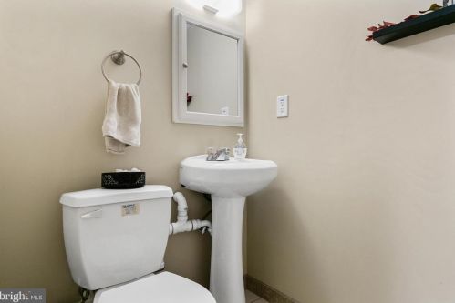 136 Franklin St, Auburn NJ  08085-1236 exterior