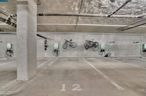 3090 Glascock St, Oakland CA 94601-2860 exterior