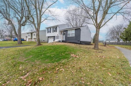 180 Woburn Farm Cir, Englewood OH  45322-3425 exterior