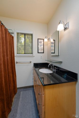 1014 Perkins St, Ukiah CA  95482-4623 exterior