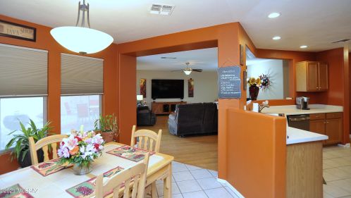 3944 Pine Creek Way, Tucson AZ 85745-7115 exterior