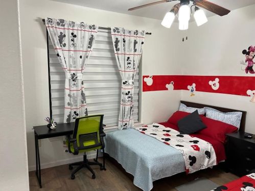 904 Charo Pkwy, Davenport FL  33897-8352 exterior