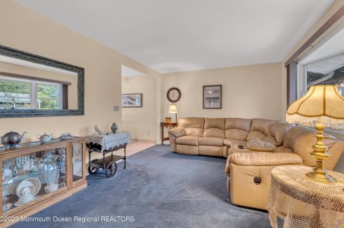 10 Trinity Pl, Jackson Twp NJ  08527-1822 exterior