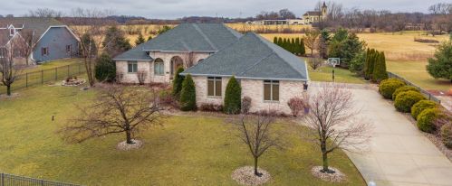 6340 Alex Turn, Caledonia, WI 53108-9555