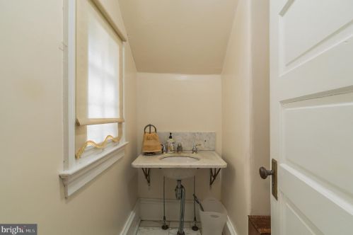 401 College Ave, Haverford PA  19041-1009 exterior