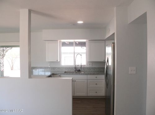 6462 Calle Luna, Tucson AZ  85710-5626 exterior