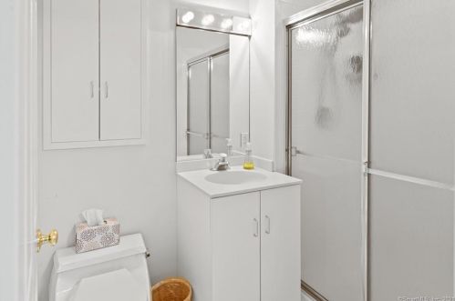 312 Elm St, New Canaan CT  06840-5305 exterior