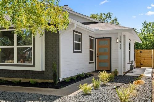 12717 Covington Trl, Austin TX  78727-7037 exterior