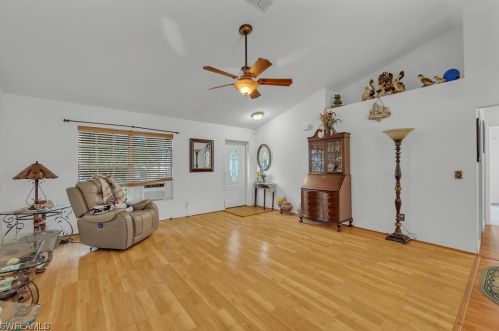 313 Ranier Ave, Lehigh Acres, FL 33974-2424