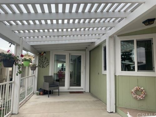 5200 Irvine Blvd, Irvine CA 92620-2013 exterior