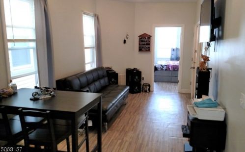 148 Steuben St, East Orange, NJ 07018-3929