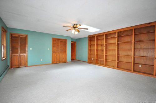 156 Carriage Way, Windsor CT 06095-2008 exterior