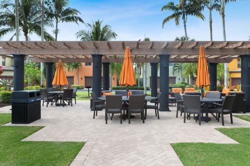 9103 Capistrano St, Naples FL  34113-3242 exterior