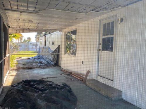 46 Derhenson Dr, Naples, FL 34114-8204