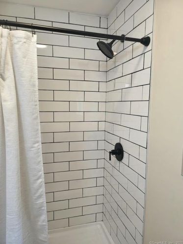 13 Clinton Hill Rd, Waterbury CT  06716-1010 exterior