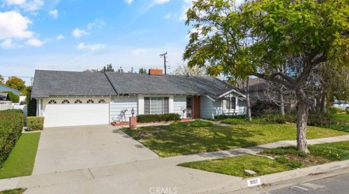 1057 El Mirador Dr, Fullerton, CA 92835-1912