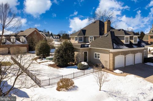 329 Mdw Dr, Navy Sup Dpt PA 17055-5187 exterior