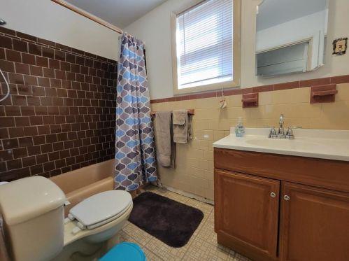 122 Warwick Ave, Providence RI  02905-3518 exterior