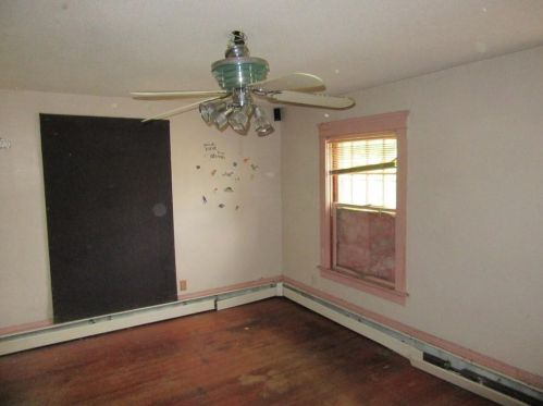 664 Public St, Providence, RI 02907-1625