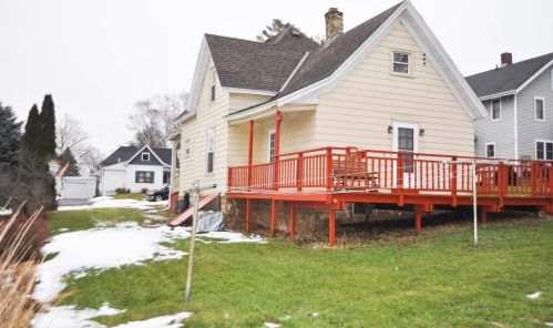 104 4th St, Mount Horeb, WI 53572-2025