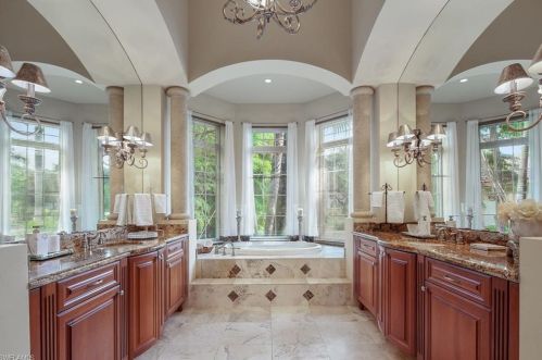 3621 Bay Crk Dr, Bonita Springs FL 34134-1907 exterior