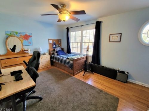 85 Long Hill Rd, Gillette NJ  07933-1410 exterior