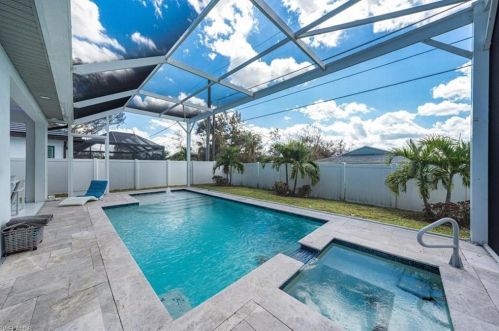 650 108th Ave, Naples, FL 34108-1865