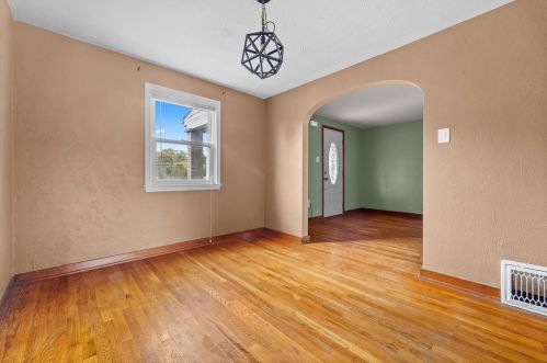 715 Hamil Rd, Verona PA  15147-2924 exterior