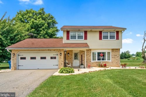520 Walnut Dr, Parkesburg, PA 19365-1729