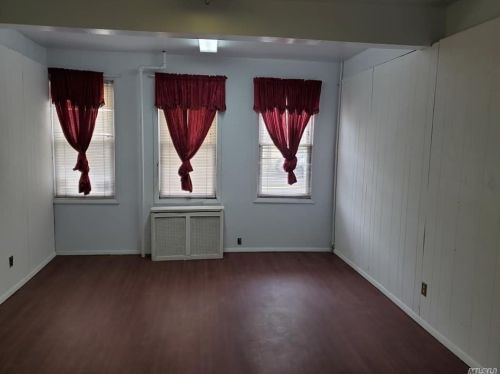 95-16 Pitkin Ave, Jamaica, NY 11417-1127