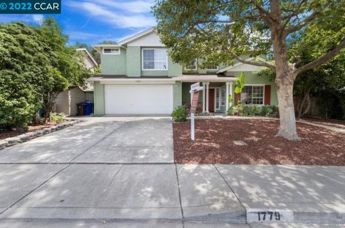 1779 Primrose Ln, Pinole, CA 94564-1974