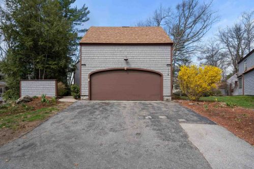 8 Kipford Way, Nashua NH 03063-1504 exterior