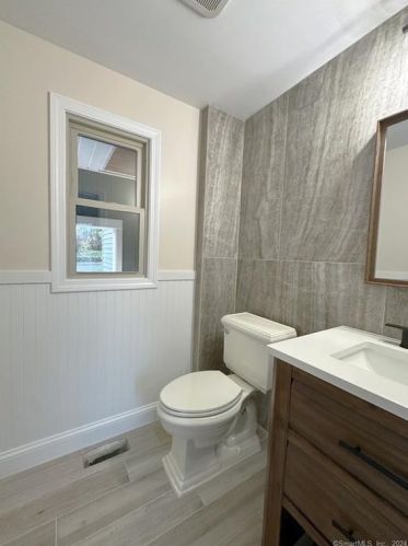 83 Becker Ave, Kensington CT  06037-1329 exterior