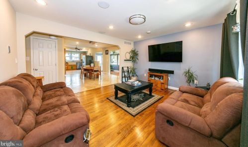 170 Upper Ferry Rd, Trenton, NJ 08628-2727