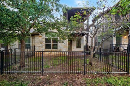 7328 Colina Vista Loop, Austin TX  78750-8533 exterior