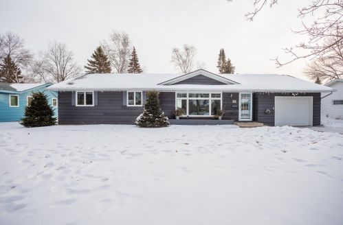 906 Westwood Dr, Alex, MN 56308-2328