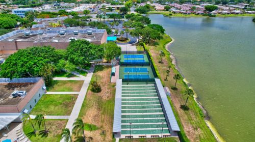 260 Saxony F, Delray Beach FL  33446-1838 exterior