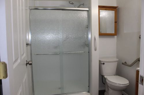 1 Nancy Dr, Jeannette PA  15644-1040 exterior