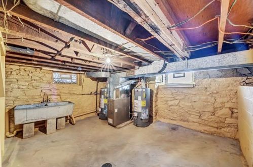 234 Bigham St, Pittsburgh PA  15211-1432 exterior