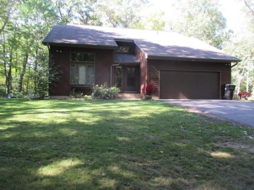 713 Maple Leaf Ct, East Farmington, WI 54020-4324
