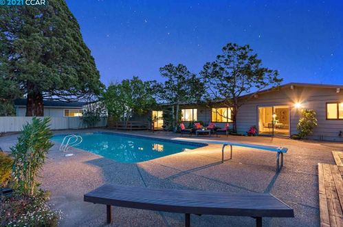120 Scenic Dr, Orinda, CA 94563-3414