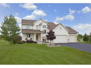 692 Mary Jo Ct, Hudson, WI 54016-8262