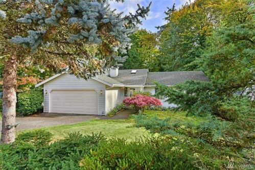 1063 Shady Brook Ct, Bremerton, WA 98311-8746