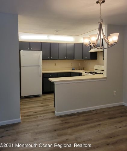 102 Viburnum Ter, Tinton Falls, NJ 07701-6730
