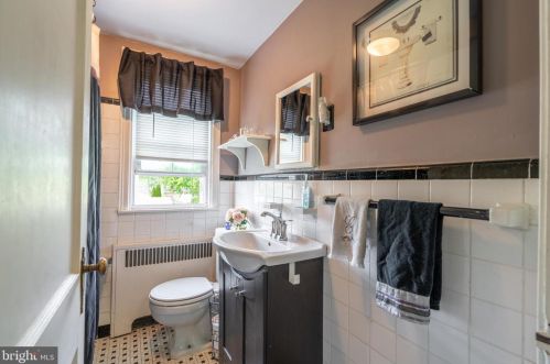 325 Moreland Rd, Willow Grove PA  19090-3507 exterior